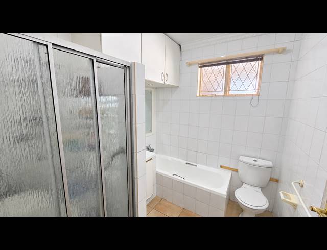 2.5 BEDROOM APARTMENT FOR SALE IN GLENWOOD